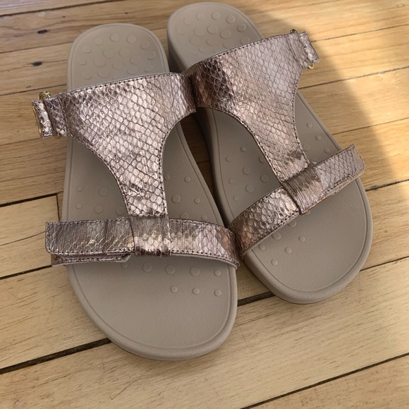 Vionic adjustable Embossed platform slide - Picture 2 of 6